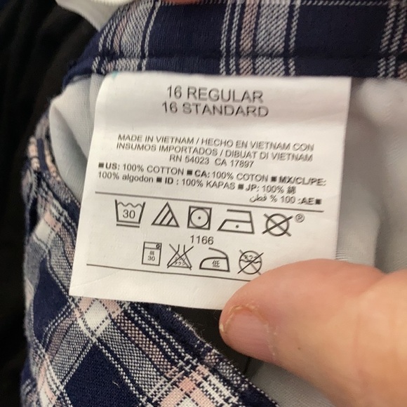 FINAL MARKDOWN Boys old navy shorts 16 - Picture 4 of 4